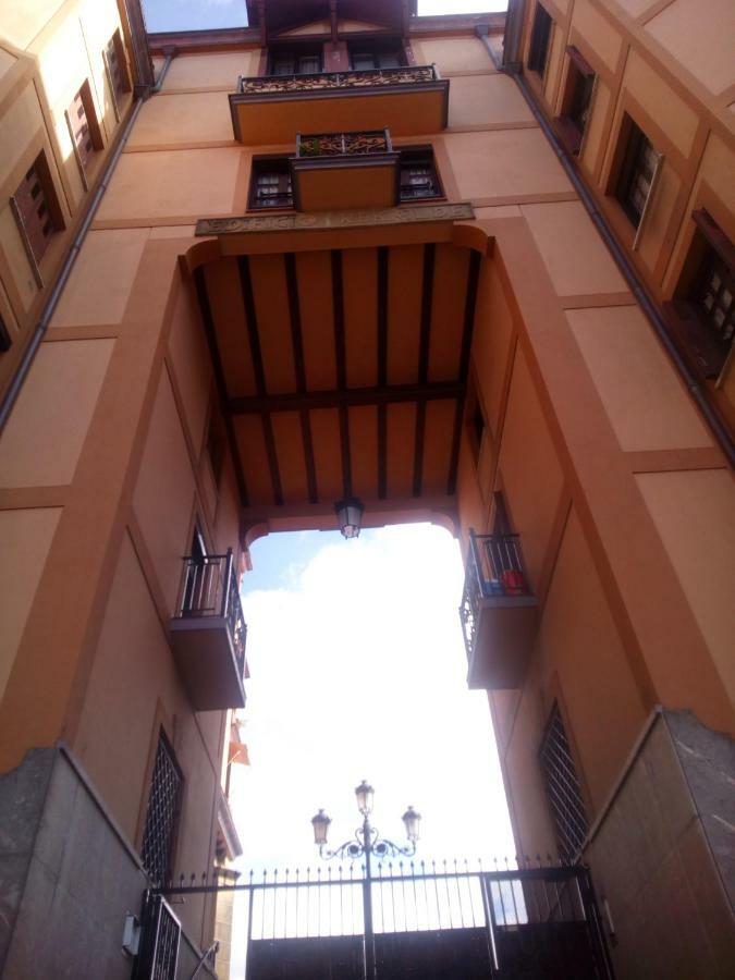 Los Fronterizos Hotel Irun Esterno foto