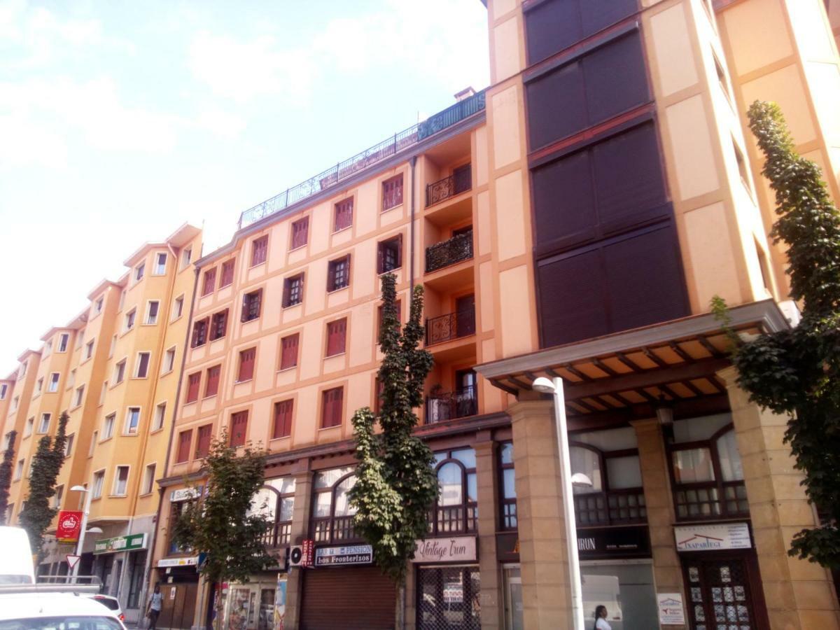 Los Fronterizos Hotel Irun Esterno foto